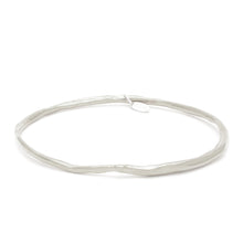 Load image into Gallery viewer, Wouters &amp; Hendrix - BSC00004 - organic shaped bangle - silver
