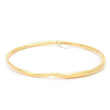 Load image into Gallery viewer, Wouters &amp; Hendrix -  BSC00004 - organic shaped bangle - gold
