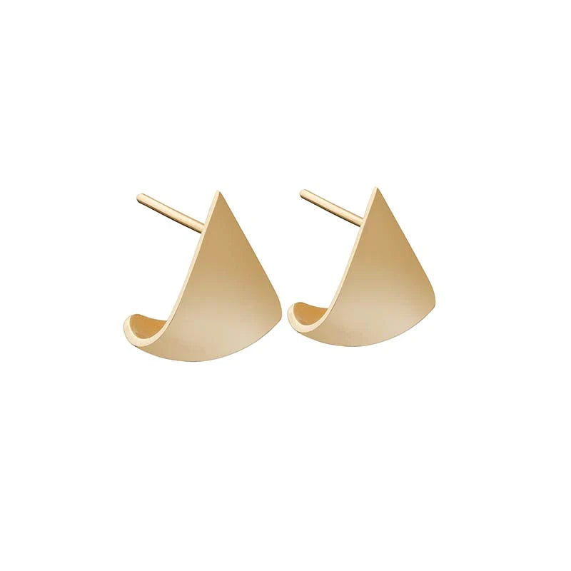 Aynur Abbott - E#68 Triangle cuff earring