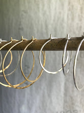 Load image into Gallery viewer, Martine Viergever - Earring - Life big - gold
